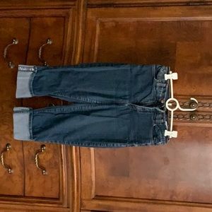 Good condition NYDJ size 4 cuffed capris.